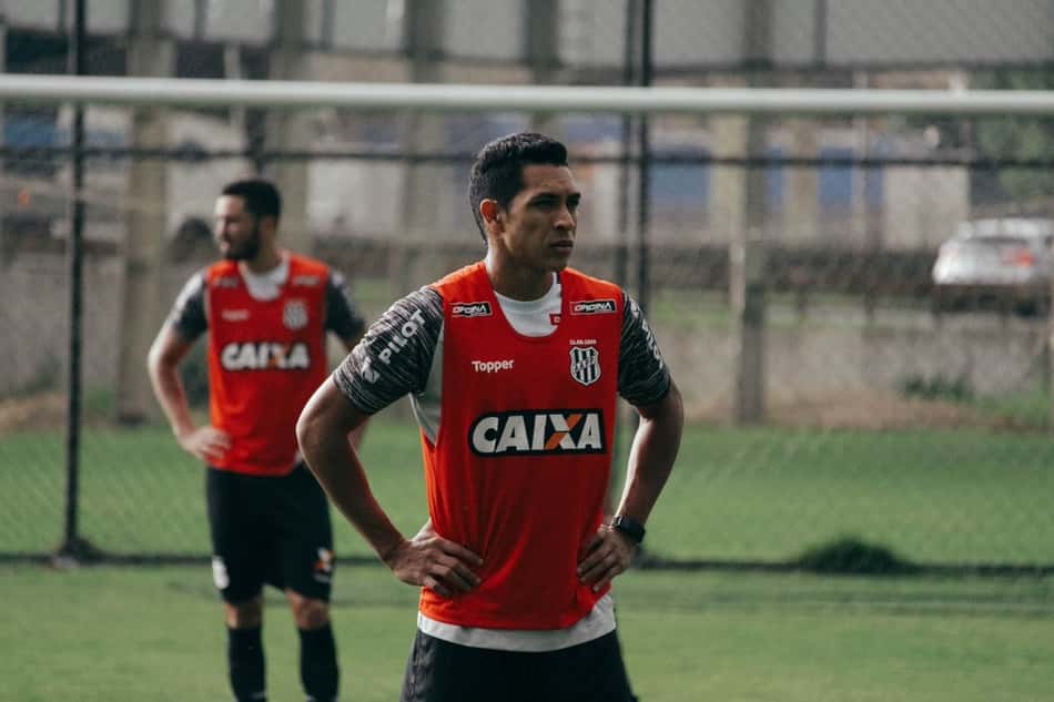 Volante destaca foco da Ponte Preta para chegar às quartas do Paulista