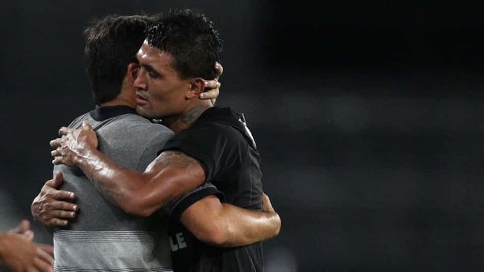 Não foi fácil, mas o Botafogo conseguiu a primeira vitória na Taça Rio nesta segunda-feira ao bater o Madureira por 2 a 1, no Nilton Santos. O jovem Jonathan e Kieza, que voltou a marcar após longo jejum, fizeram os gols alvinegros. O centroavante, que garantiu a vitória, e o meia&nbsp;Gustavo Ferrareis foram os destaques do Glorioso. Confira as notas do LANCE! (por Carlos Andrade)