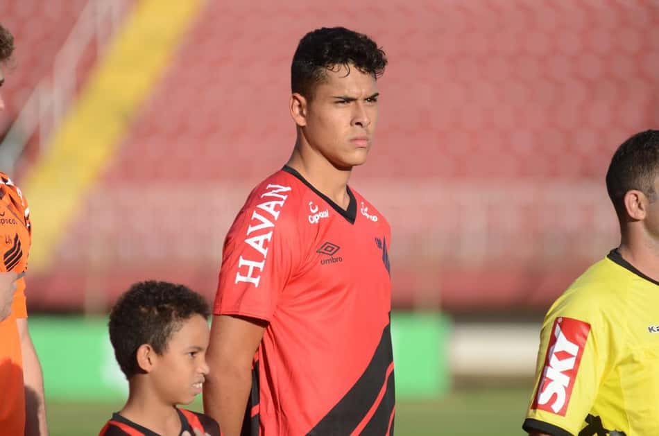 Lucas Halter comemora primeiro gol pelo profissional do Athletico: "Satisfação enorme"