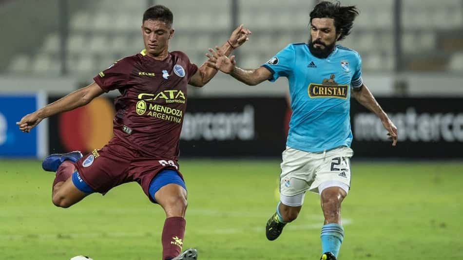 Godoy Cruz e Sporting Cristal disputam jogo decisivo pelo grupo C