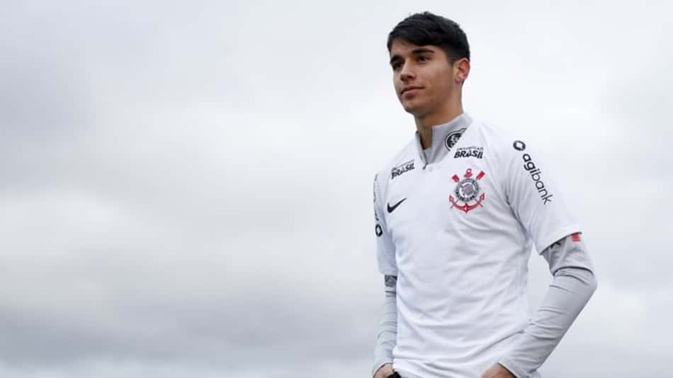 Corinthians emprestará Araos e preferência é por clube brasileiro