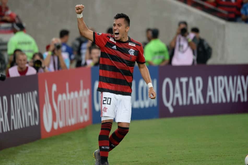 Santos encaminha contratação do atacante Uribe, do Flamengo