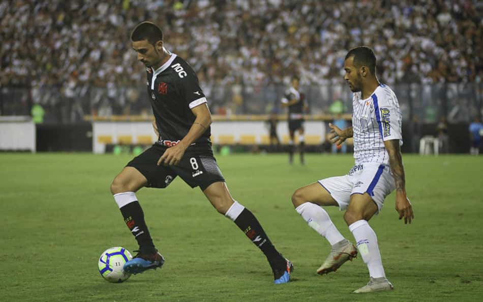 Vasco supera armadilha, muda para 'plano B', mas Valentim sai vaiado
