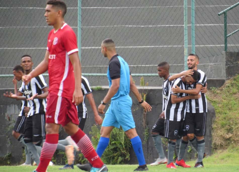 Botafogo vence o América na estreia da Taça Guanabara Sub-20