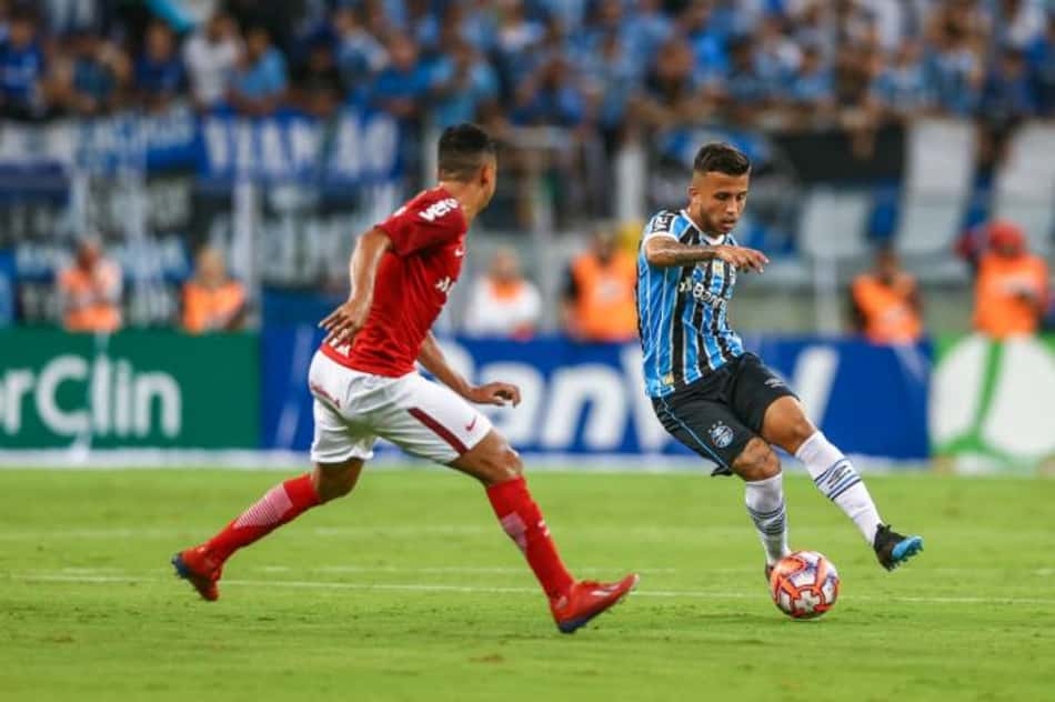 Em horário "sugestivo", Grêmio dá os parabéns ao Internacional pelos 110 anos
