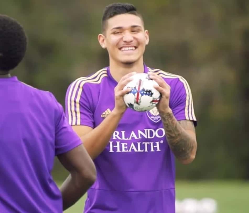 Athletico acerta a contratação de centroavante do Orlando City
