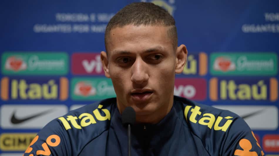 Richarlison relata infância difícil e confessa: 'O futebol me levou para o caminho certo'