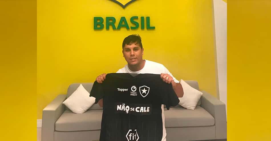Podólogo do Botafogo ganha música: 'E ninguém trata, como meu doutor'