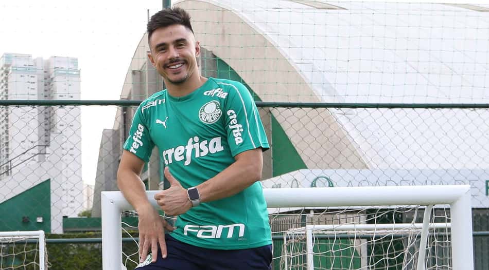 Três meses depois de cirurgia, Willian começa a correr no Palmeiras