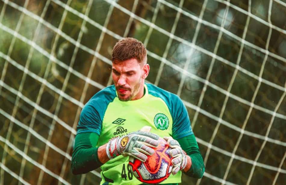 João Ricardo, da Chapecoense, comenta sobre protocolos para volta do futebol