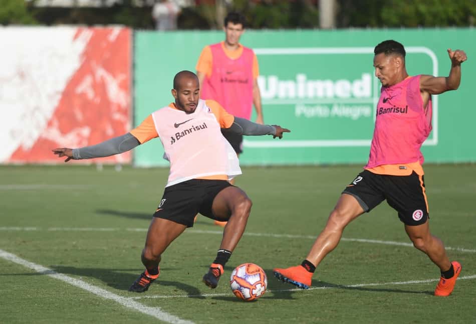 Com Patrick em campo, Internacional treina de olho no Caxias