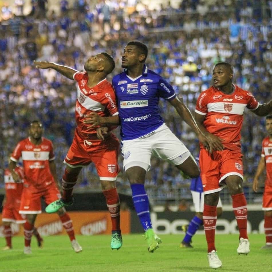 Zagueiro do CSA vibra com a invencibilidade do Azulão na temporada
