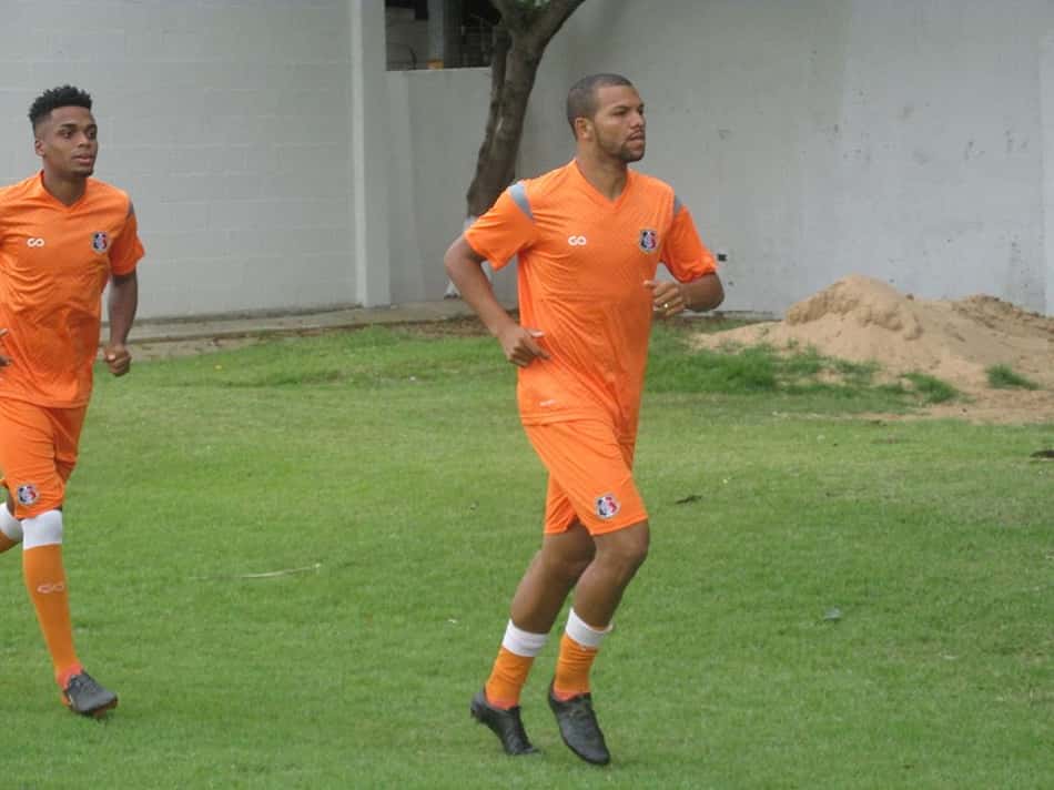 Vitão celebra gol em retorno ao time titular e projeta duelos na Copa do Brasil e Nordeste