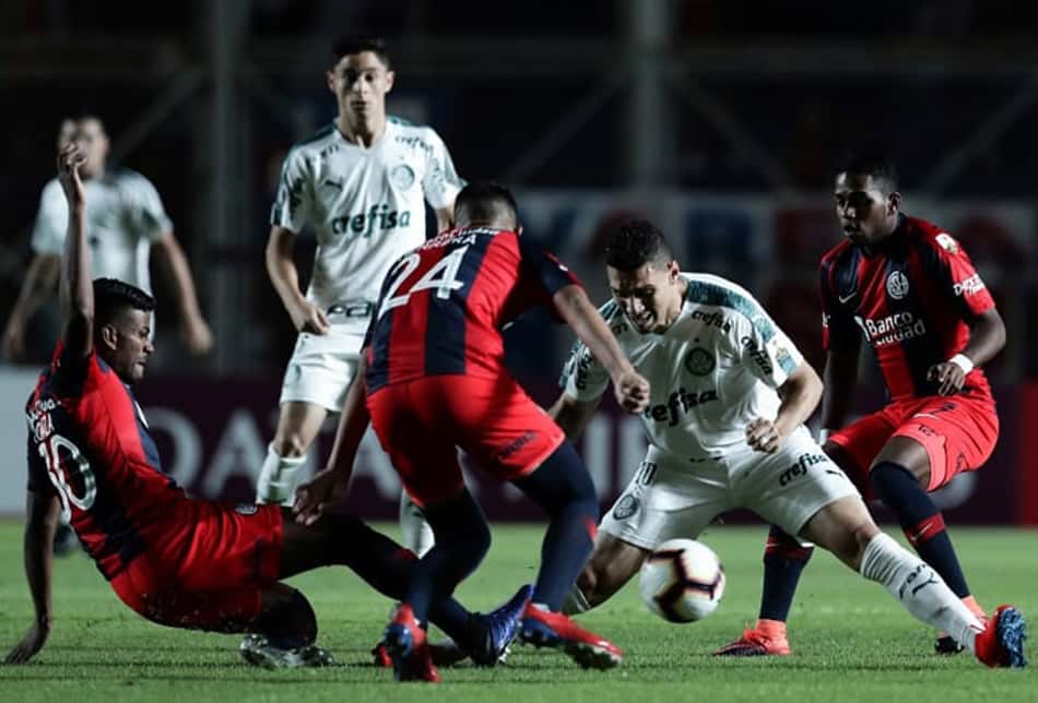 Palmeiras vacila e perde primeiro lugar do grupo. Confira a seguir mais imagens da partida