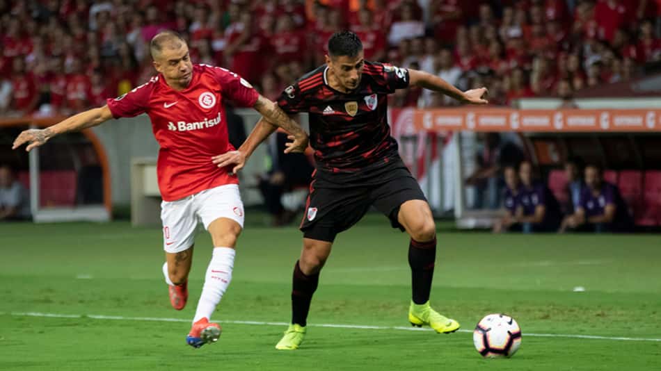 Garantidos no mata-mata, River Plate e Internacional medem forças no Monumental