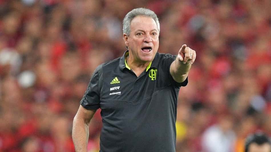 Abel justifica derrota para o Penãrol: 'Mérito do adversário, a vida segue'