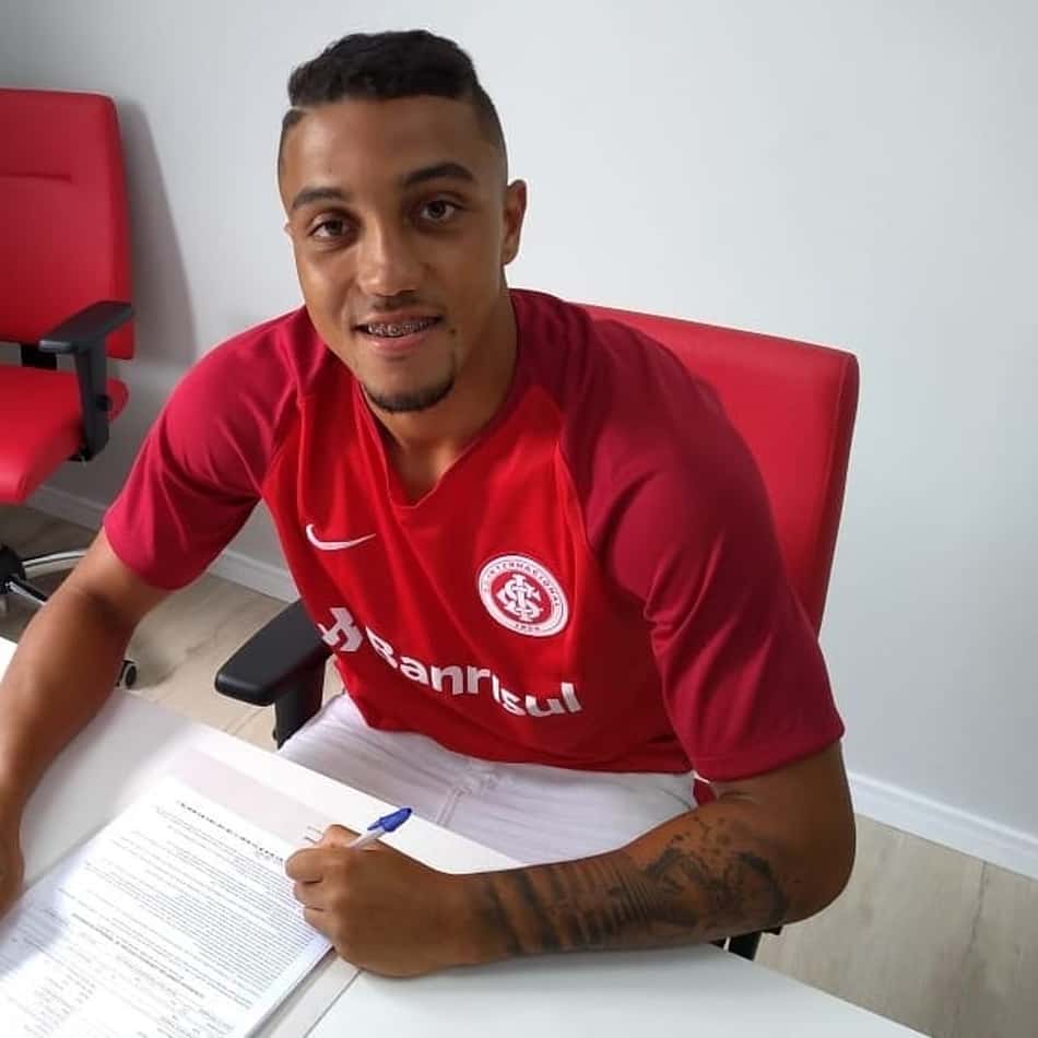Após passagem pelo Cruzeiro, lateral chega ao Internacional Sub-23