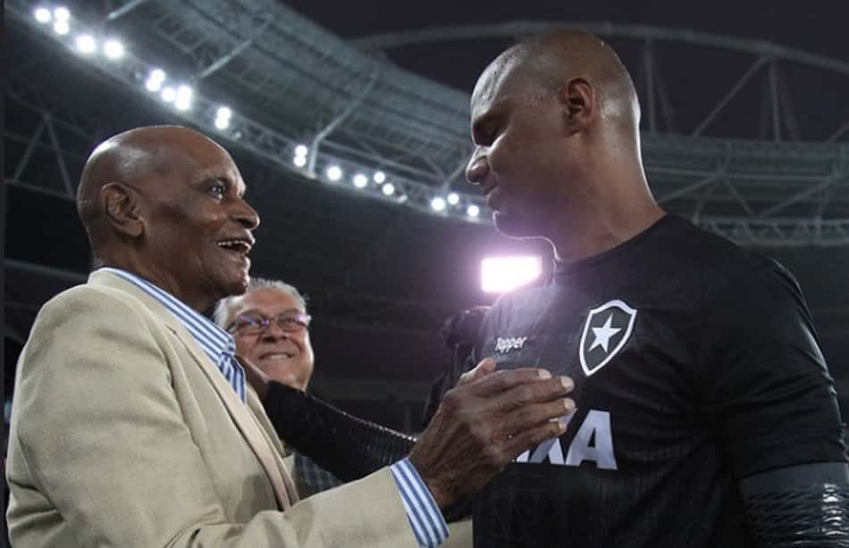 Ídolo e campeão com time histórico do Botafogo, Adalberto morre aos 87 anos
