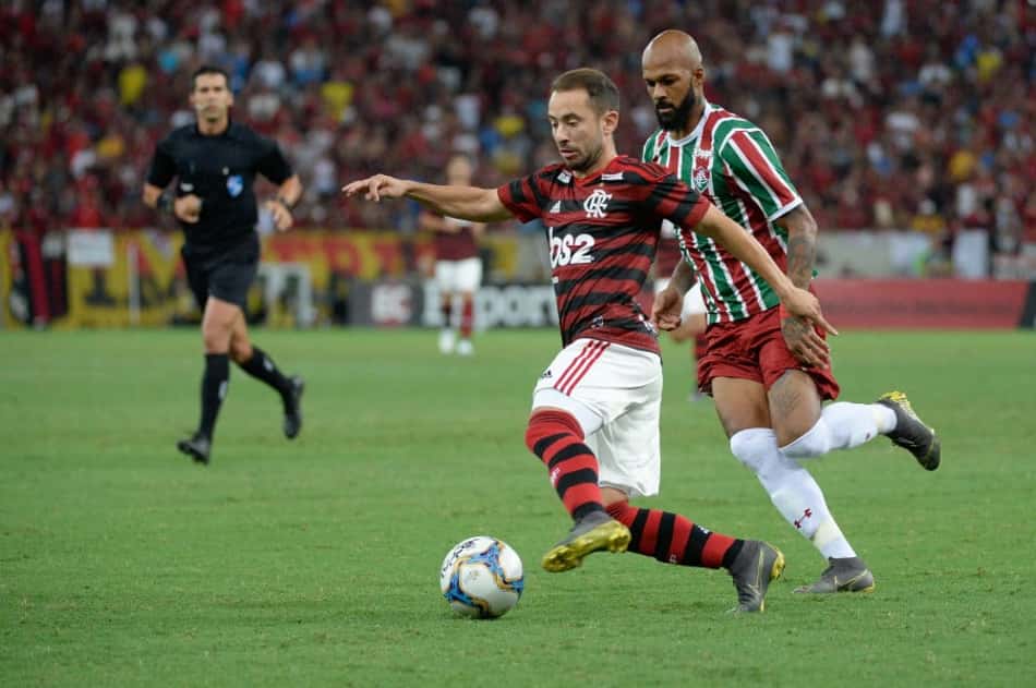 O Fluminense ficou no 1 a 1 com o Flamengo, neste sábado, no Maracanã, e está eliminado do Campeonato Carioca. A equipe chegou a ficar à frente do placar com gol de Gilberto, mas sofreu empate após finalização de Gabigol. Veja as notas do Tricolor dadas pelo LANCE!. Por Carlos Bandeira de Mello (carlosandrade@lancenet.com.br)