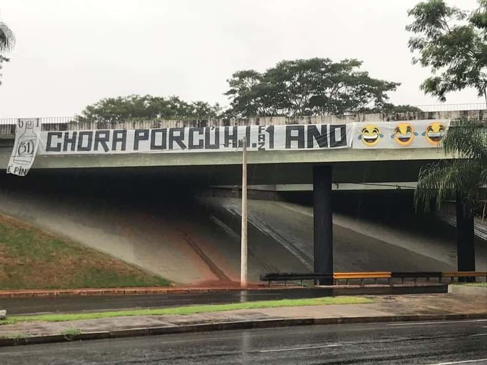 Olha a zoeira! Torcida do Corinthians tira onda com 'PaulistinhaDay'