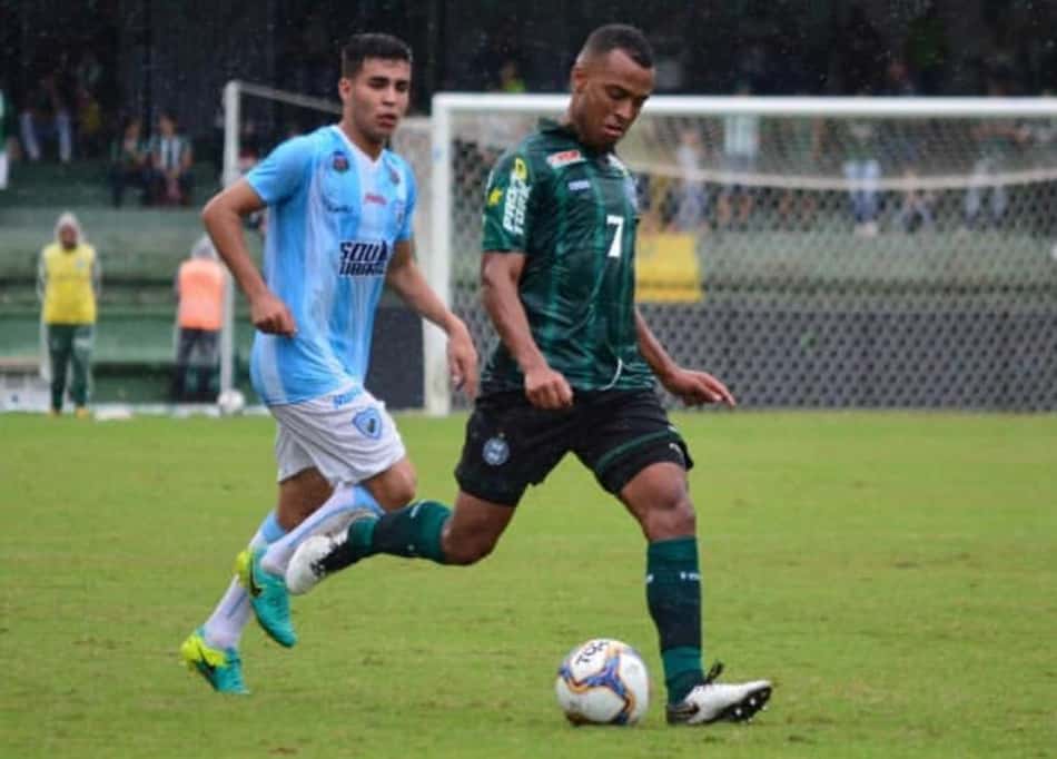 Volante João Vitor é confirmado como novo reforço do CSA
