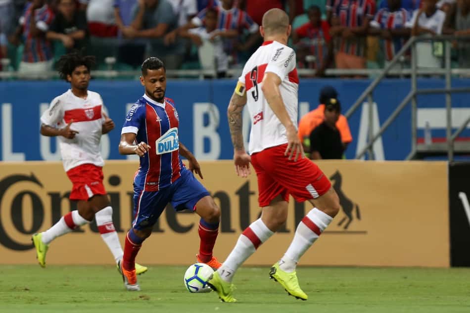 Elton celebra gol da classificação e afirma: 'Não será fácil a temporada'