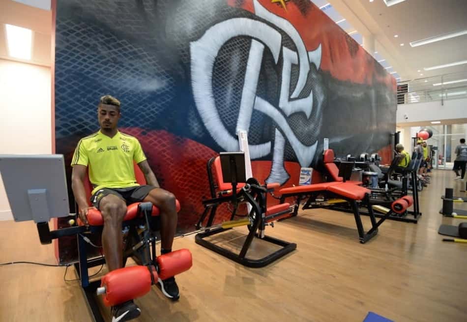 Bruno Henrique apresenta melhora, mas não deve enfrentar o San José