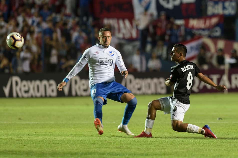 Sem convencer, Nacional supera Zamora e consolida segundo lugar do Grupo E