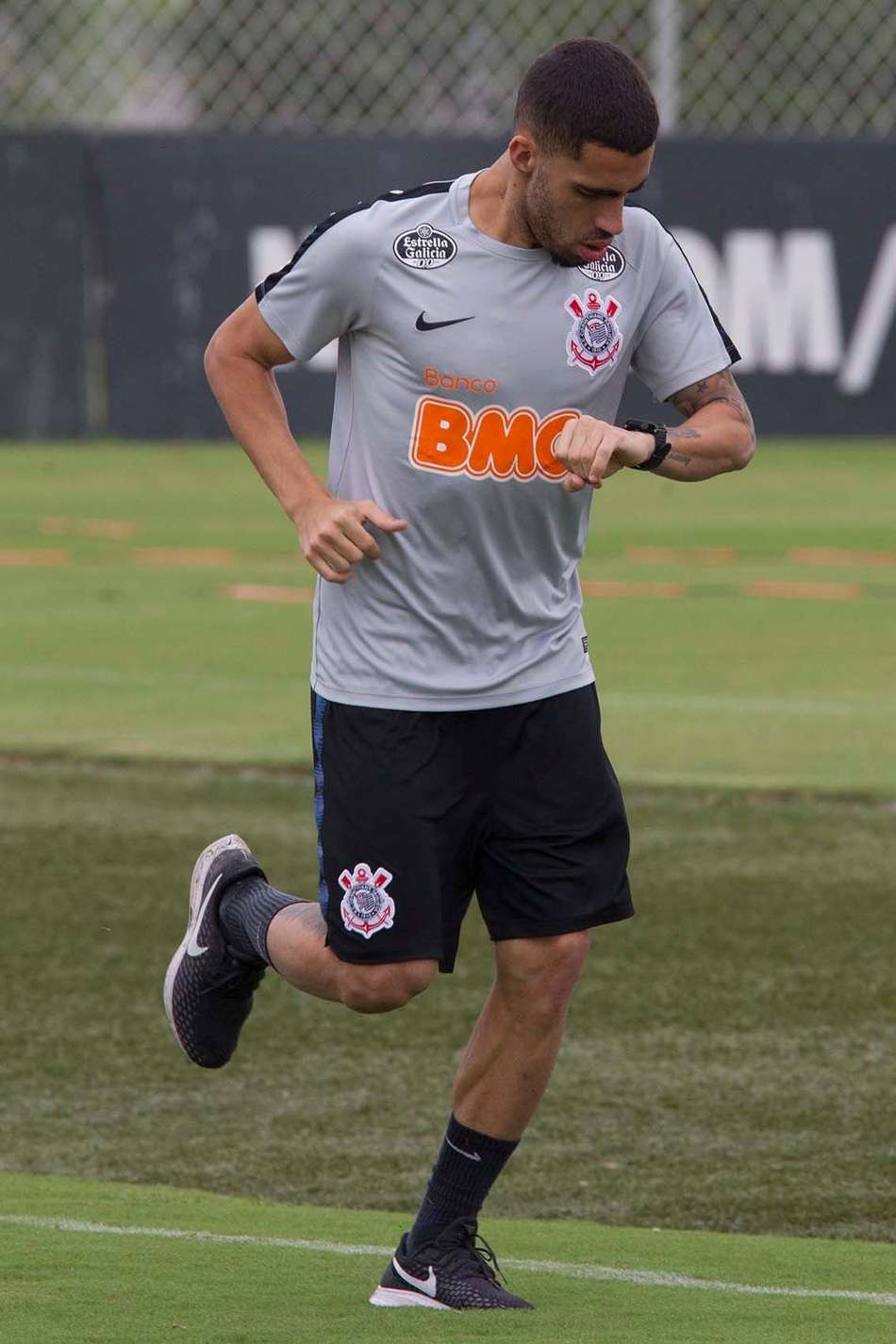 Portal coloca o volante Gabriel, do Corinthians, na mira do Al-Hilal