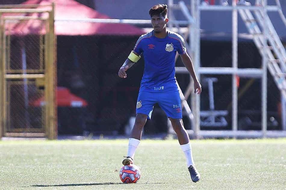 Joia da base, Ivonei é novidade no treinamento do Santos
