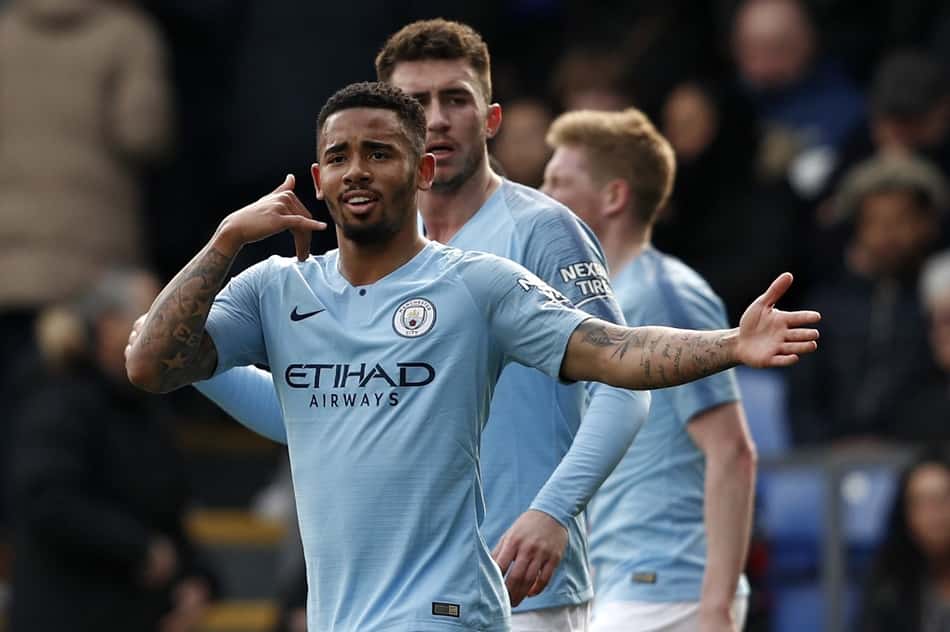 Gabriel Jesus se aproxima de marca de Thierry Henry na Premier League