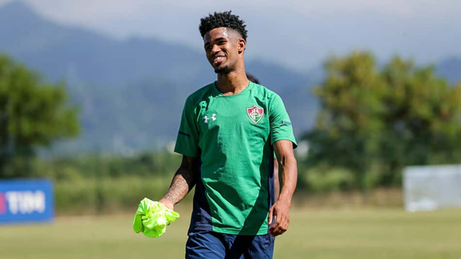 Na mira da Ponte Preta, Ewandro pode deixar o Fluminense