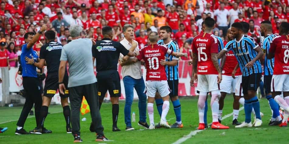Volante do Inter, sobre confusão envolvendo Renato Portaluppi: 'Esquece que não joga mais'