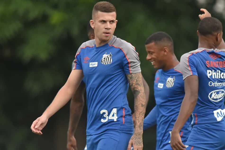 Botafogo demonstra interesse em Jobson, volante do Santos