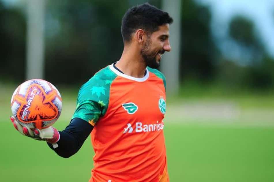Pegador de pênaltis, Marcelo Carné volta a se destacar e salva o Juventude na Copa do Brasil