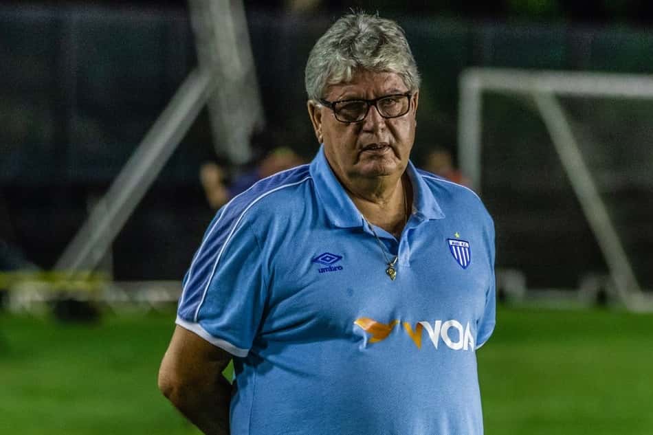 Geninho é anunciado pelo presidente do Vitória como o novo técnico