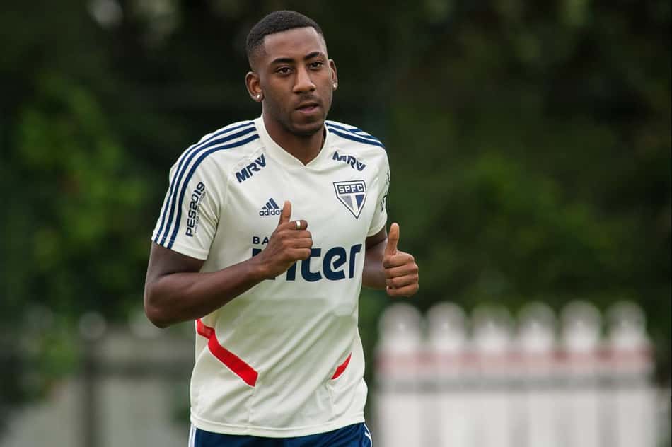 Dirigente do São Paulo explica por que clube não pode tratar de Carneiro