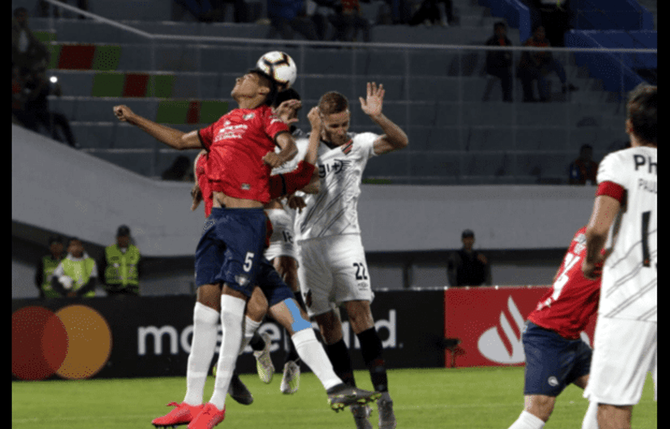 Em jogo de três pênaltis, Athletico perde para o Jorge Wilstermann
