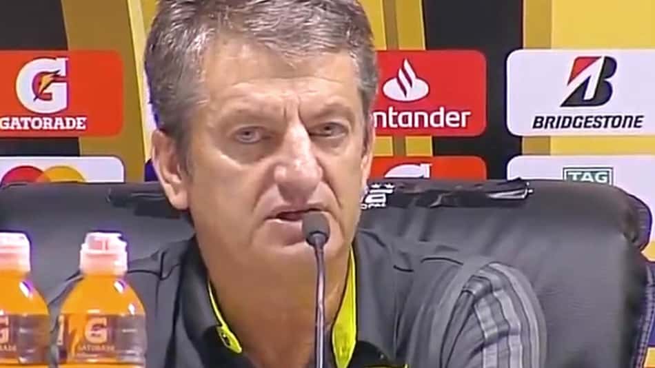 Leomir crê que gol no fim do 1º tempo foi crucial para derrota do Flamengo