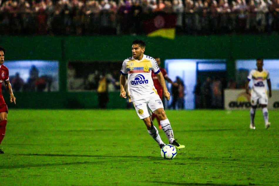Chapecoense aumenta a invencibilidade contra o Inter na Arena Condá