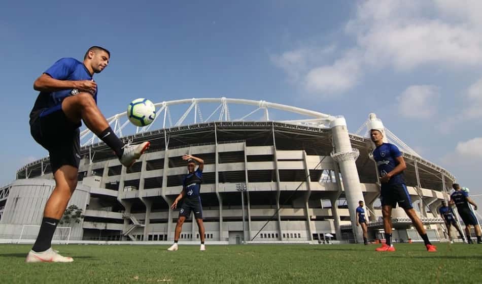 Com possíveis voltas importantes, Botafogo abre semana para 'reverter'