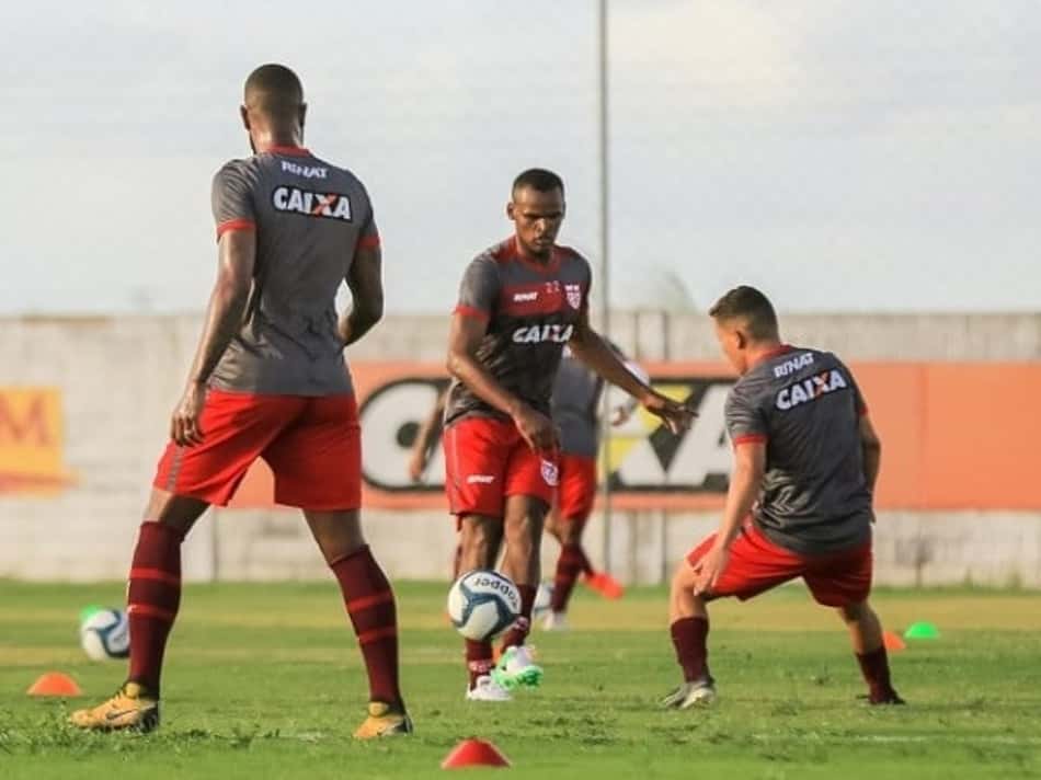 Visando retorno ao CRB após lesão, Edson Henrique espera reabilitação da equipe