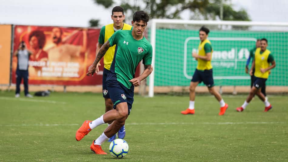Na busca dos primeiros pontos no Brasileiro, Flu pega o Grêmio no Sul
