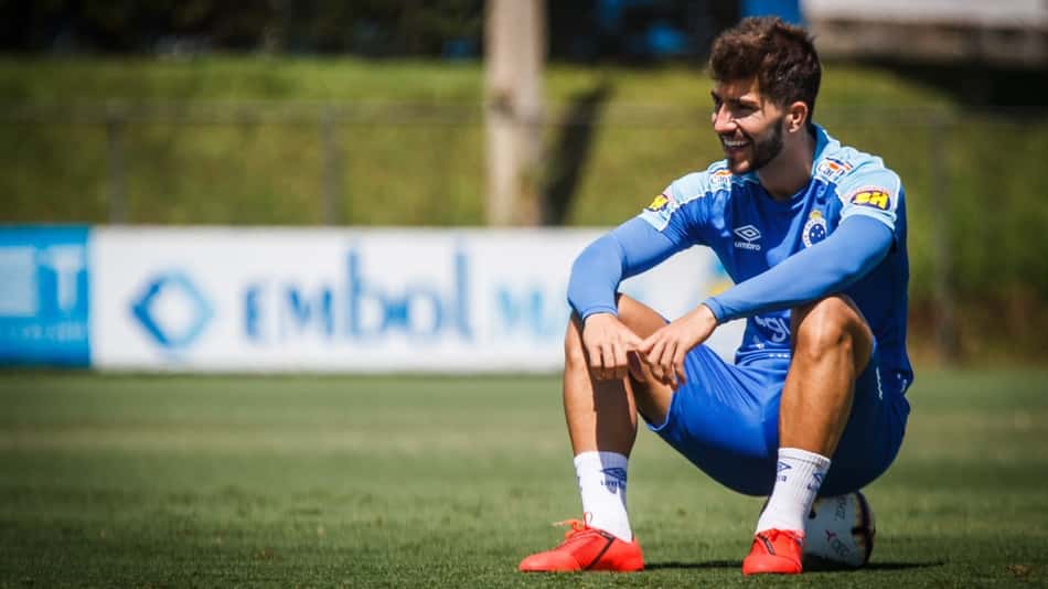 Grêmio sonha com a chegada do volante Lucas Silva