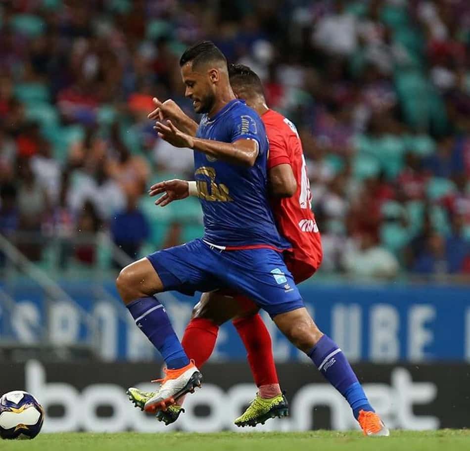 Destaque do Bahia, Elton projeta duelo contra o Furacão