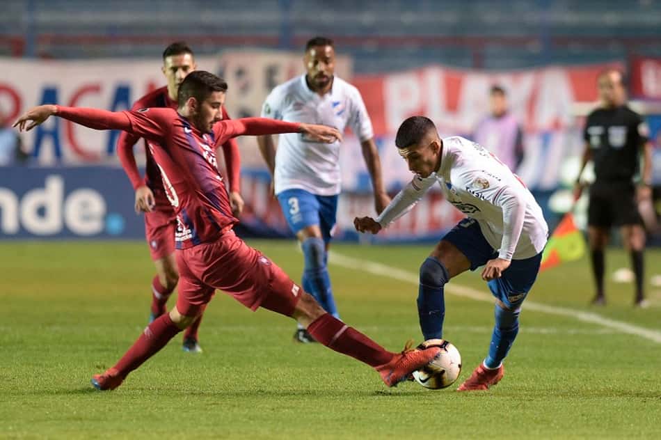 Nacional e Cerro Porteño, dando aula em bola parada, empatam em 1 a 1