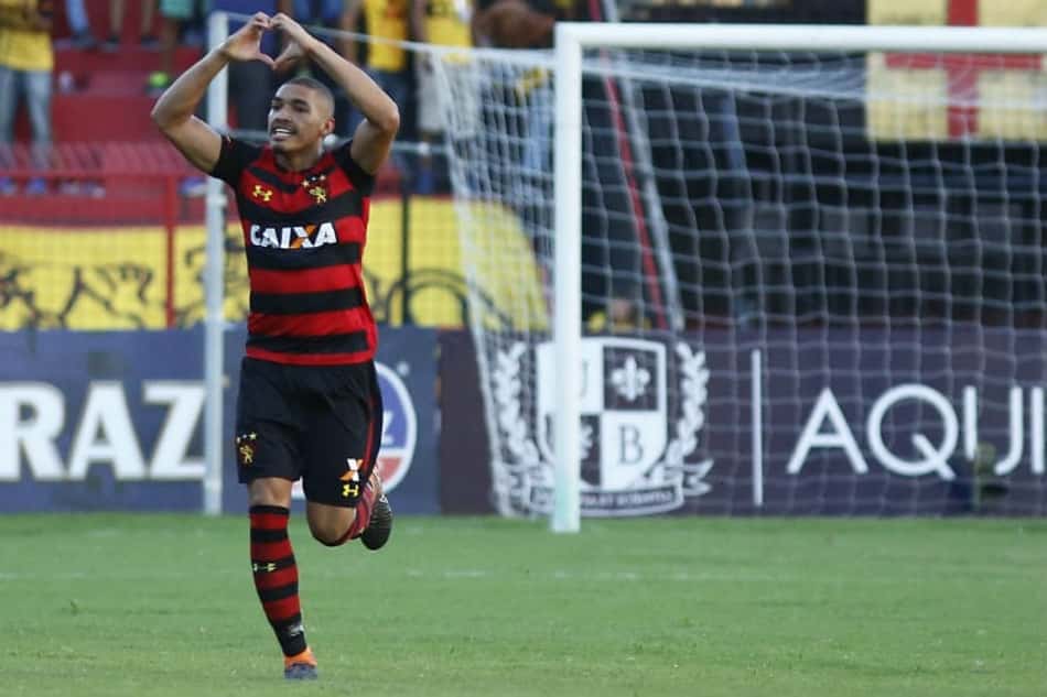 Botafogo atravessa São Paulo e encaminha contratação de Adryelson, ex-Sport
