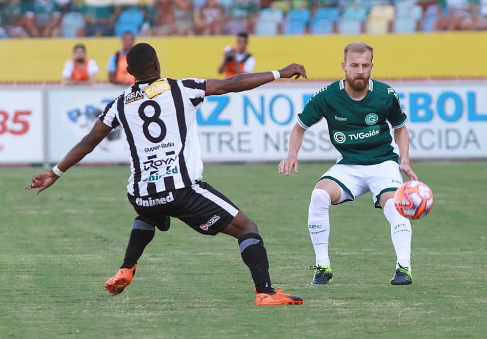 Apesar de titular, Jefferson tem a sombra do regular Marcelo Hermes