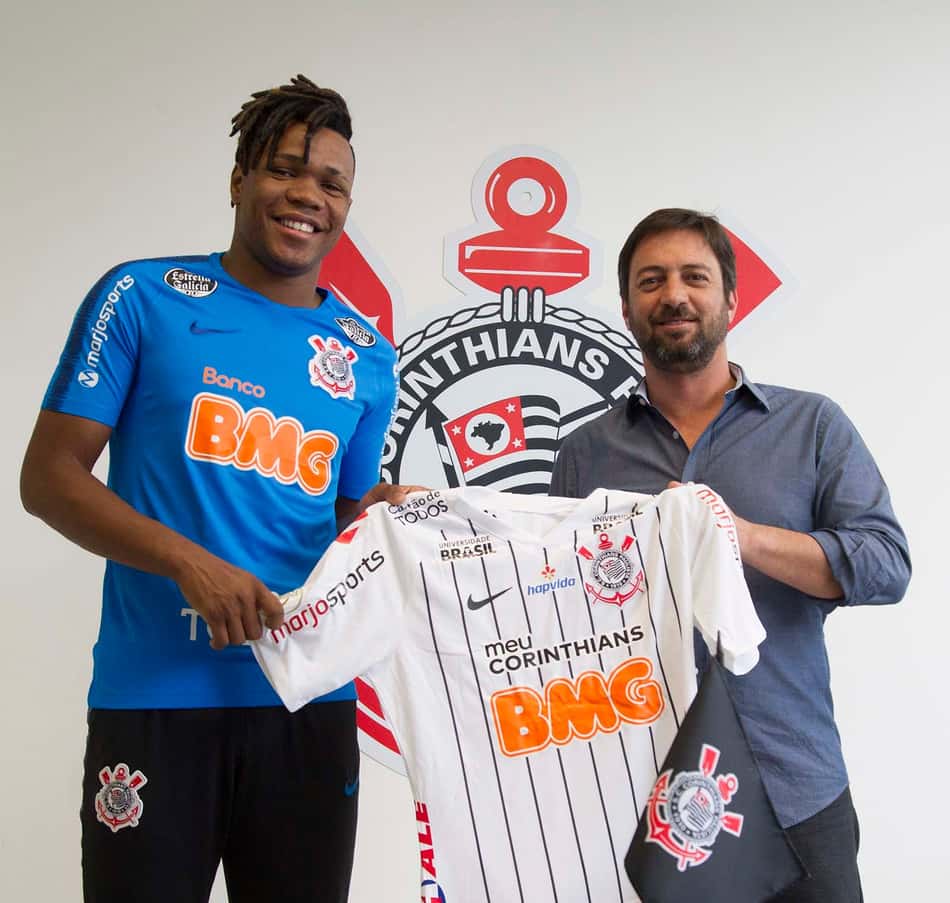 Corinthians anuncia a contratação do volante Matheus Jesus