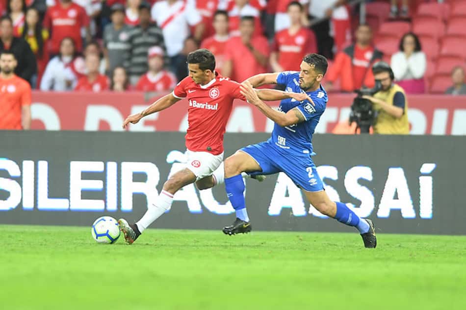 Ex-jogador do Inter, Índio faz duras críticas a Edílson em rede social